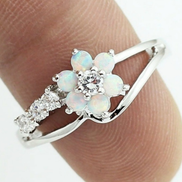 Floral bloom promise ring size 7 - Picture 2 of 3
